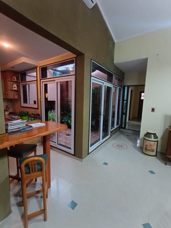 Casa impecable estado 