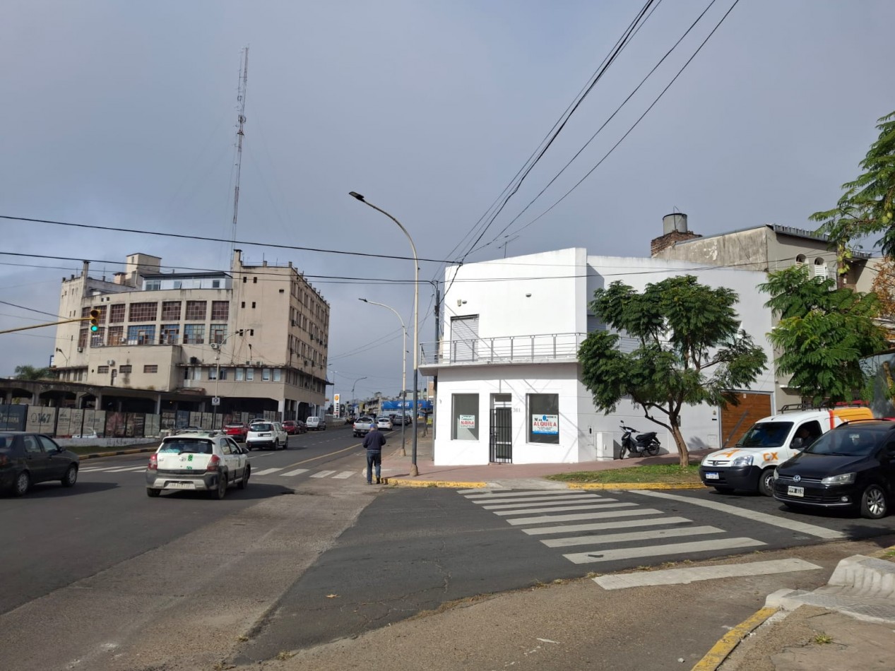 Local comercial Zona 5 esquinas 