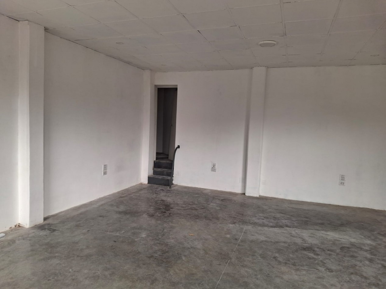 Local comercial Zona 5 esquinas 