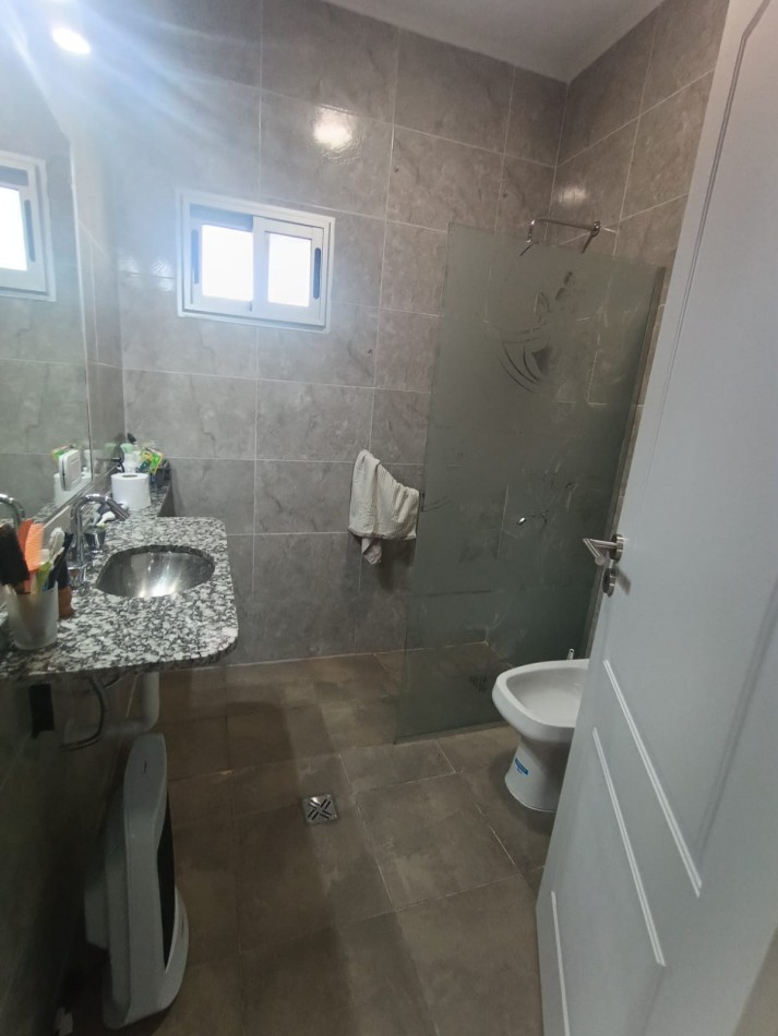 Brisas del Acceso Norte casa c/lote 800 m2