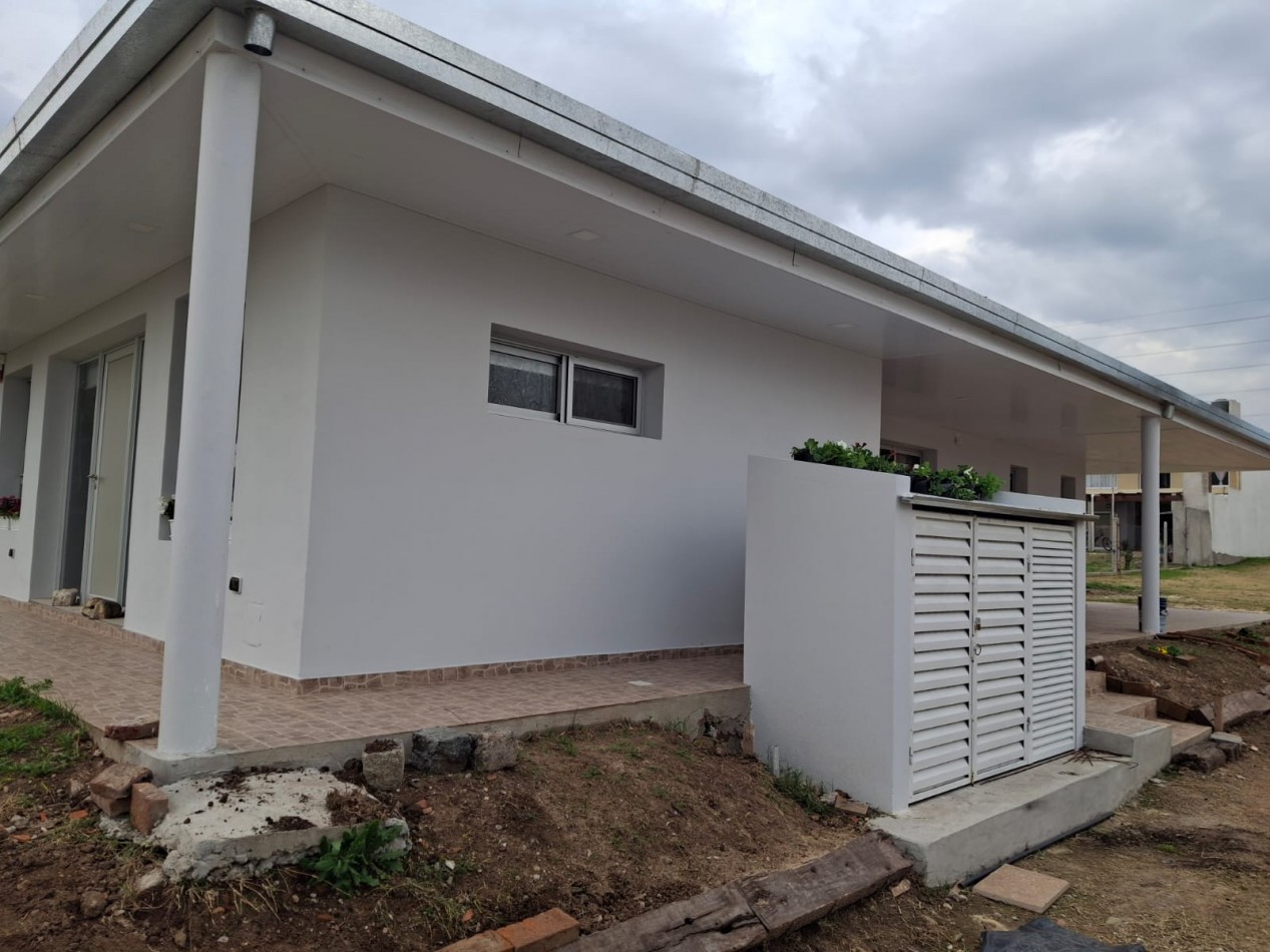 Brisas del Acceso Norte casa c/lote 800 m2