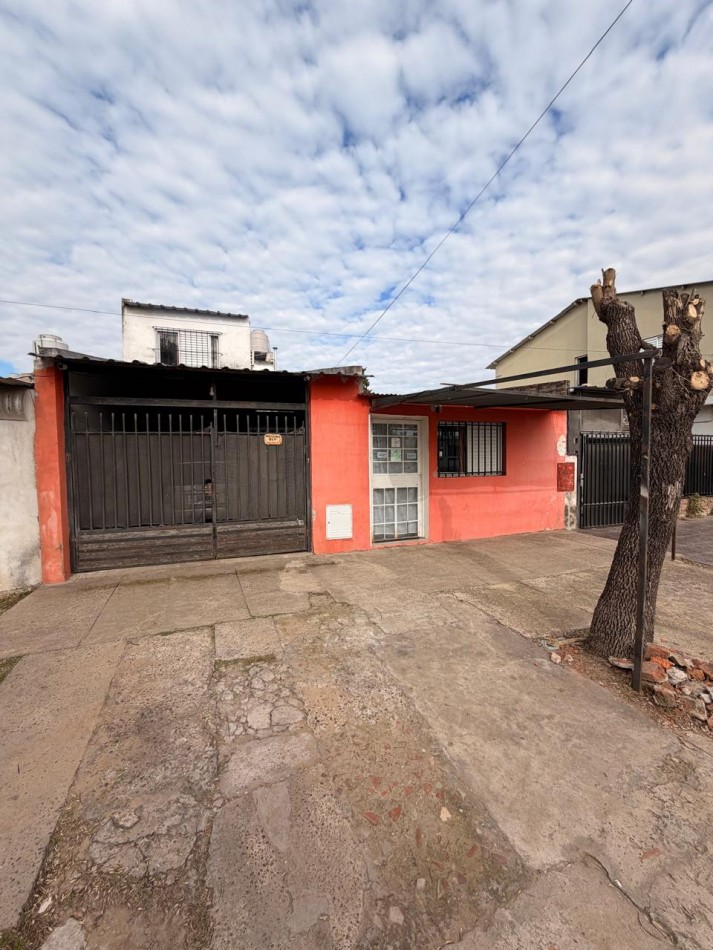 CASA EN PARANA I + LOCAL COMERCIAL
