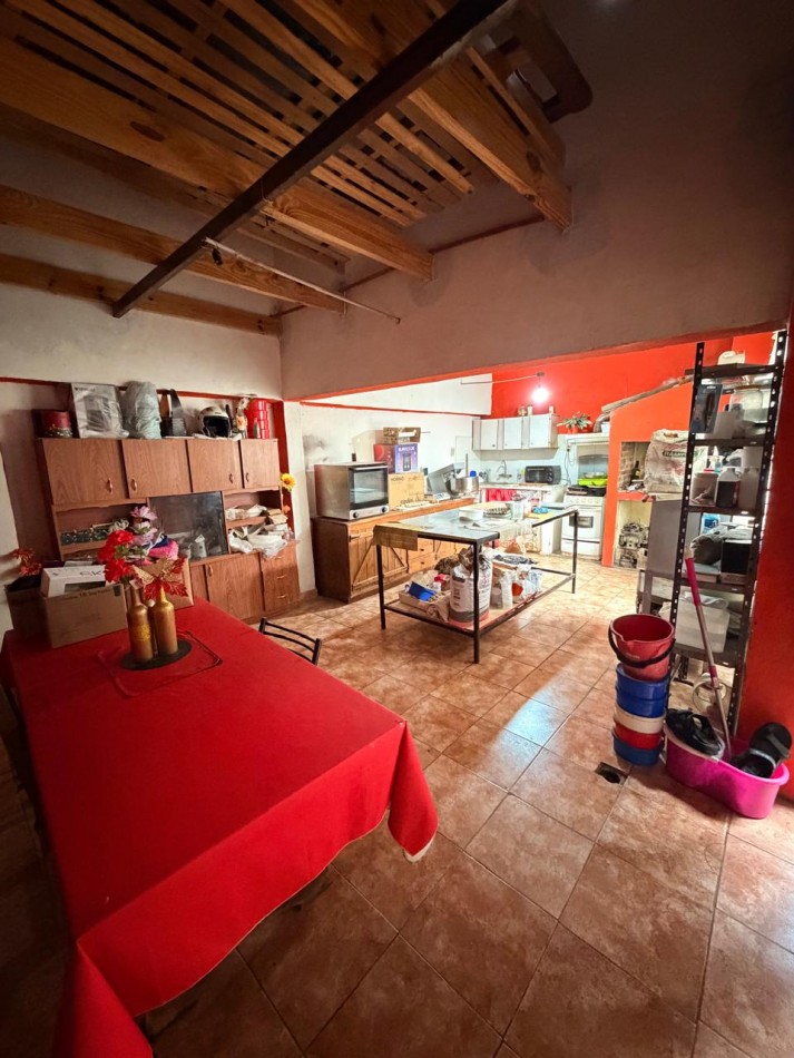 CASA EN PARANA I + LOCAL COMERCIAL