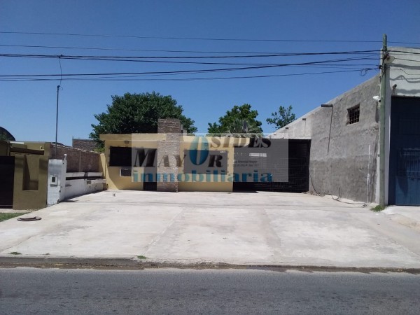 Casa sobre Av Almafuerte 