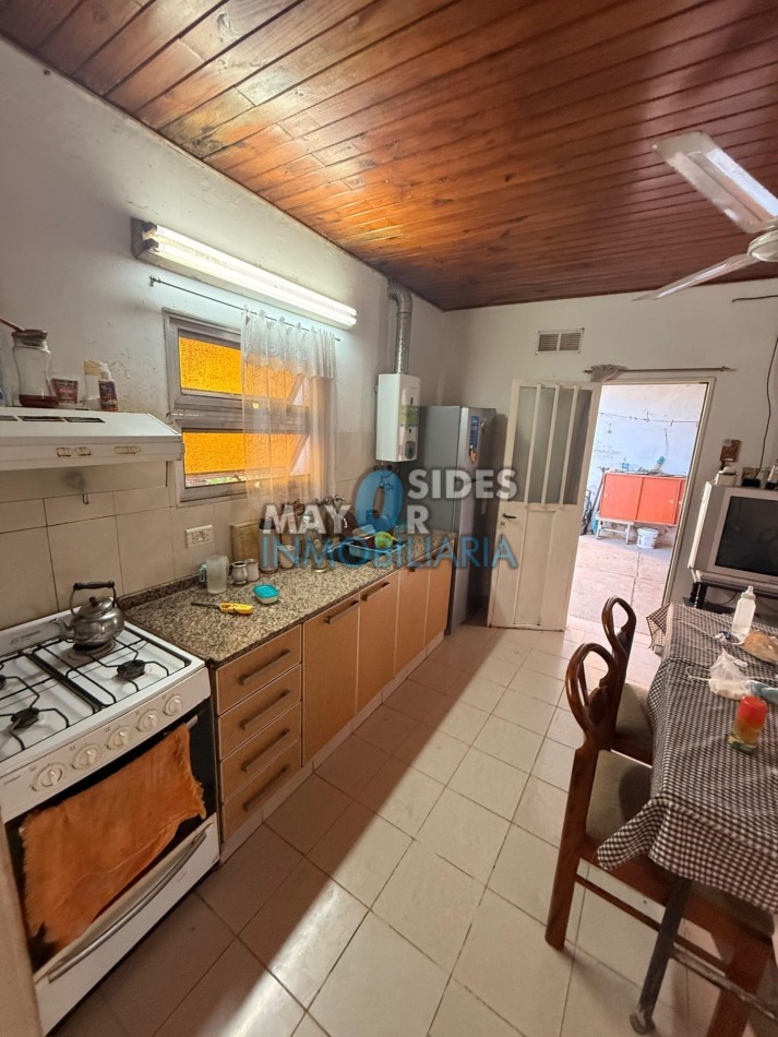 CASA EN VENTA sobre calle Balbin