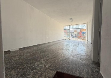 local sobre av. Almafuerte