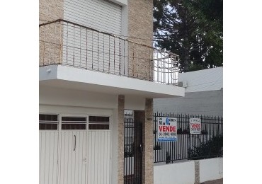 Casa sobre Av Zanni 